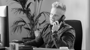 julian-becker_buero_grey