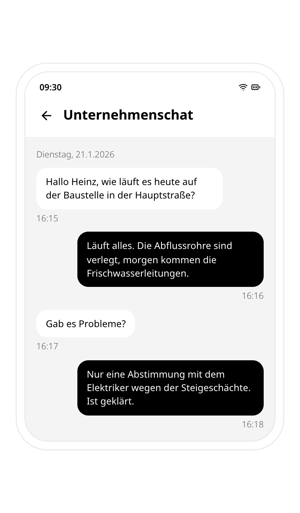 Unternehmenschat in der conmeet App: Abstimmung zur Baustelle in der Hauptstraße, Abflussrohre verlegt, Frischwasserleitungen folgen